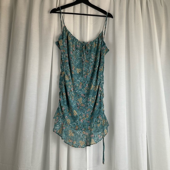 Forever 21 Dresses & Skirts - NWOT Forever 21 Floral Dress
